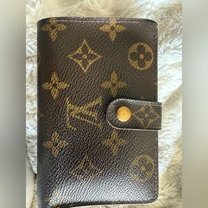 Louis Vuitton Monogram Wallet Kiss lock